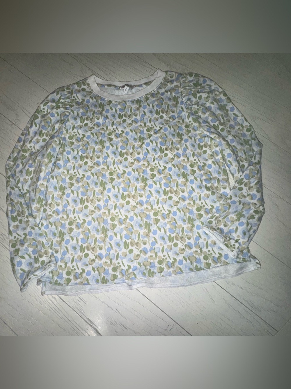 crown & ivy Long-Sleeve Floral Tee in White, Light Blue & Olive
